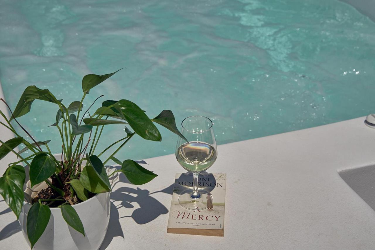 Nova Luxury Suites Pyrgos Kallistis ภายนอก รูปภาพ
